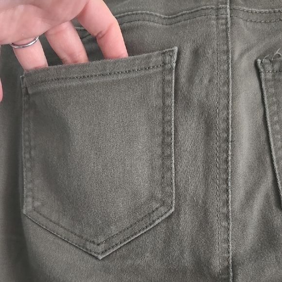 Celebrity Gold Olive Skinny Pants with Comfortable Fit - Picture 7 of 8